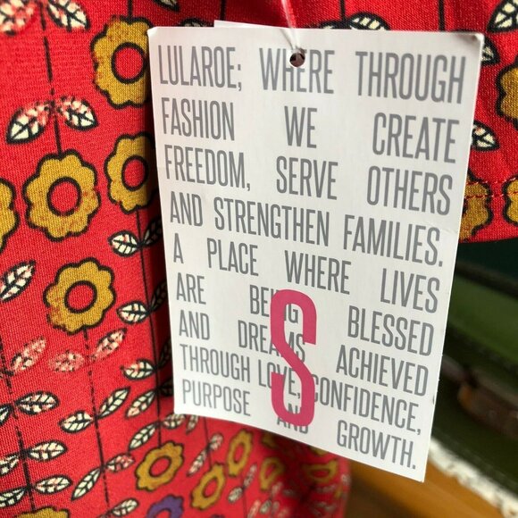 LuLaRoe RETIRED Irma Women's S Red Floral Tunic Mid-length Sleeves NWT - Picture 3 of 9